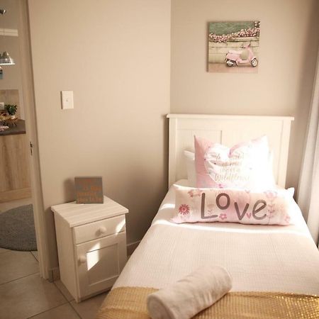 Mari-Amor Self-Catering Apartments Моссел-Бей Экстерьер фото