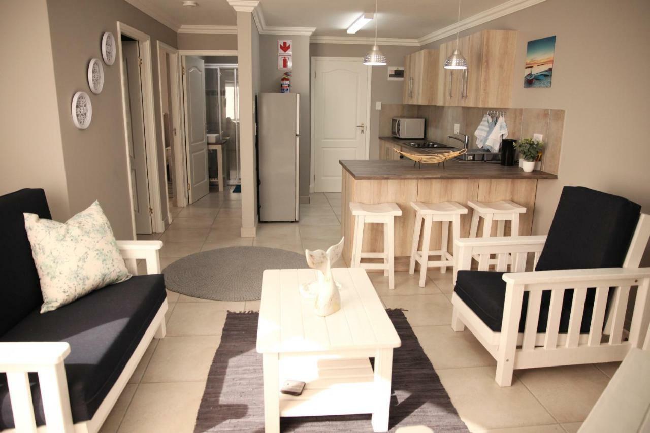 Mari-Amor Self-Catering Apartments Моссел-Бей Экстерьер фото